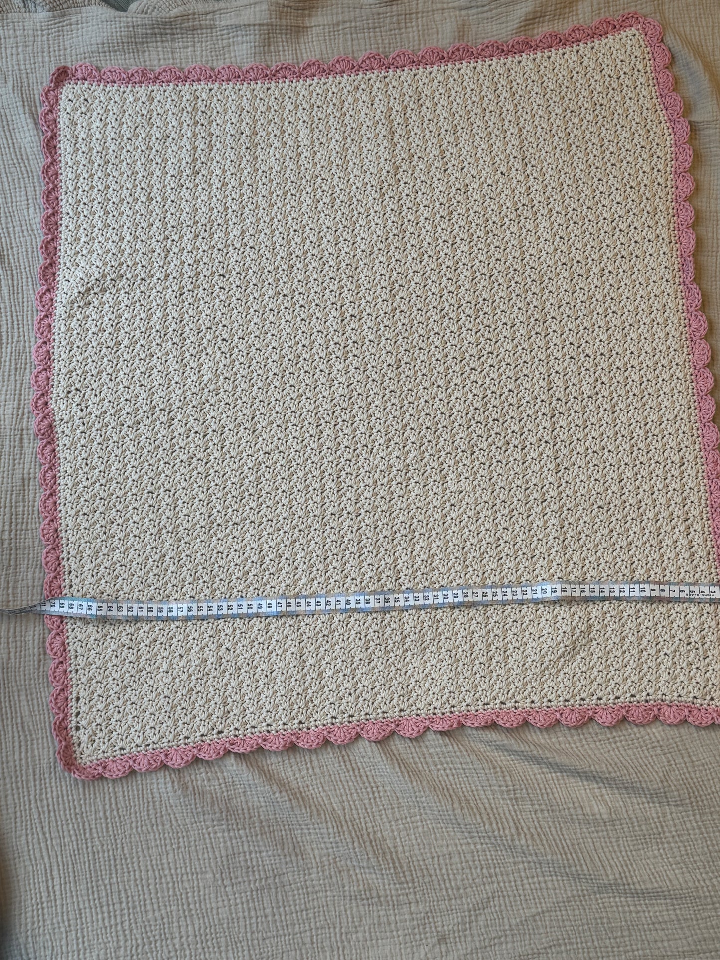 Stroller hand crochet in off white/pink blanket