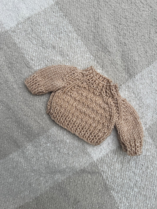 Medium parchment jelly cat jumper