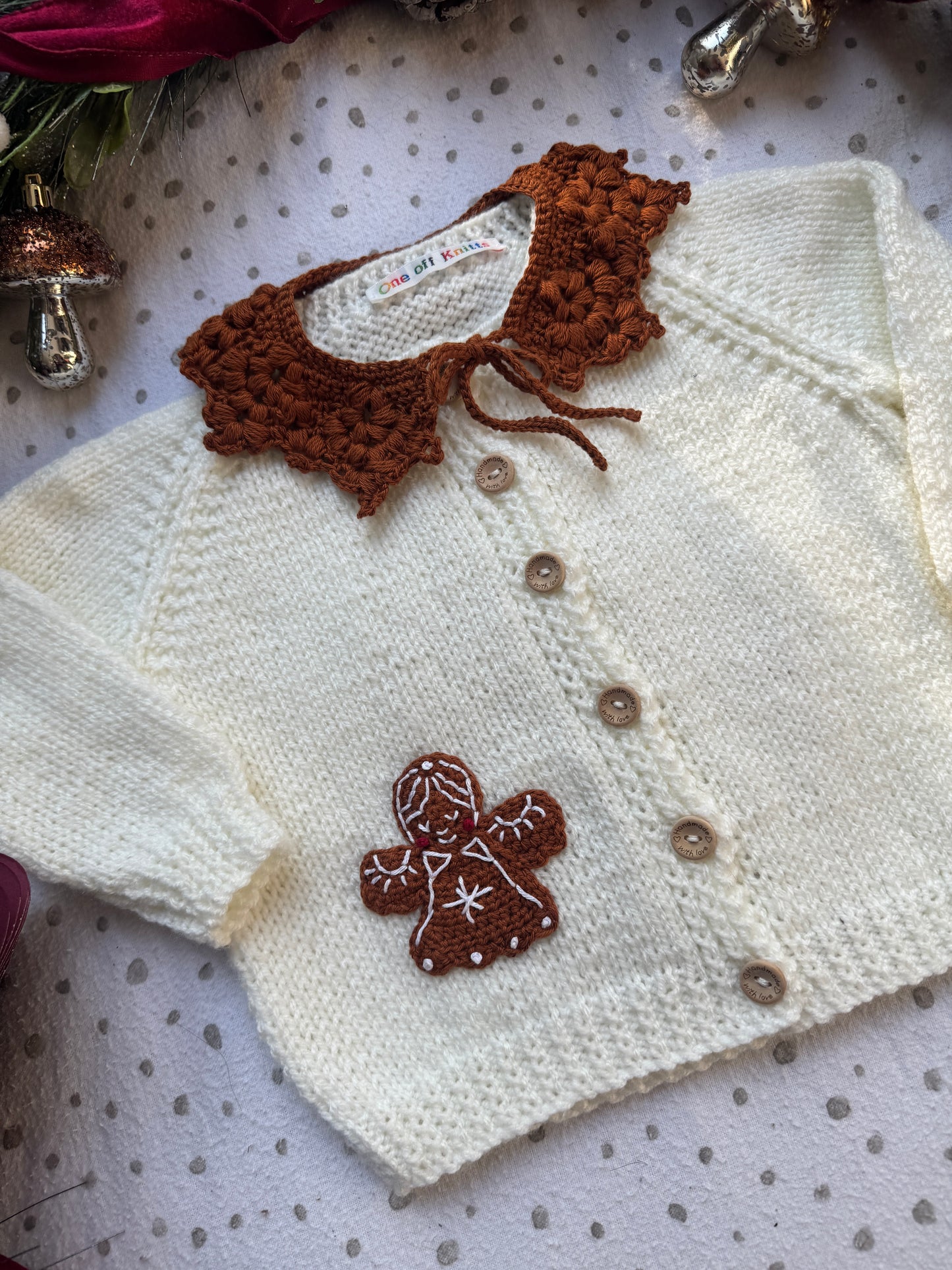 Peace and love gingerbread 1-2 years cream with gingerbread crochet collar