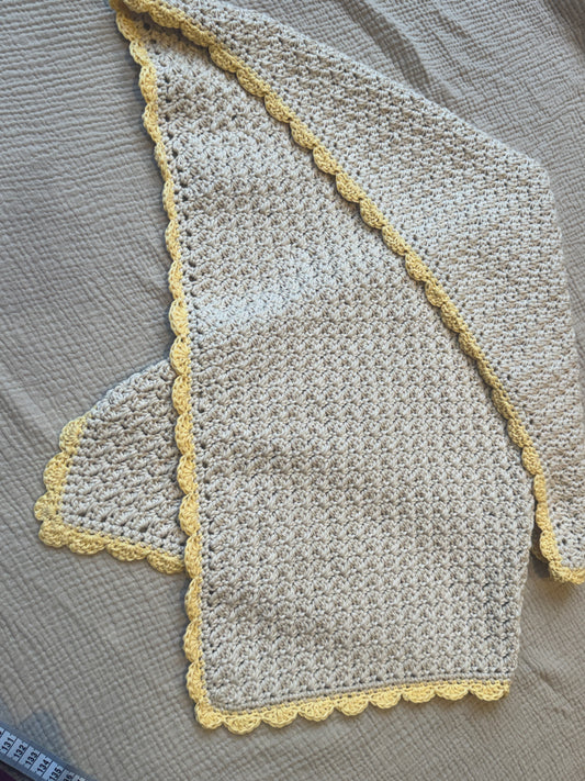 Stroller hand crochet in off white/yellow blanket