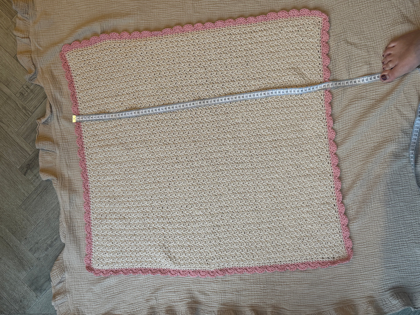 Stroller hand crochet in off white/pink blanket