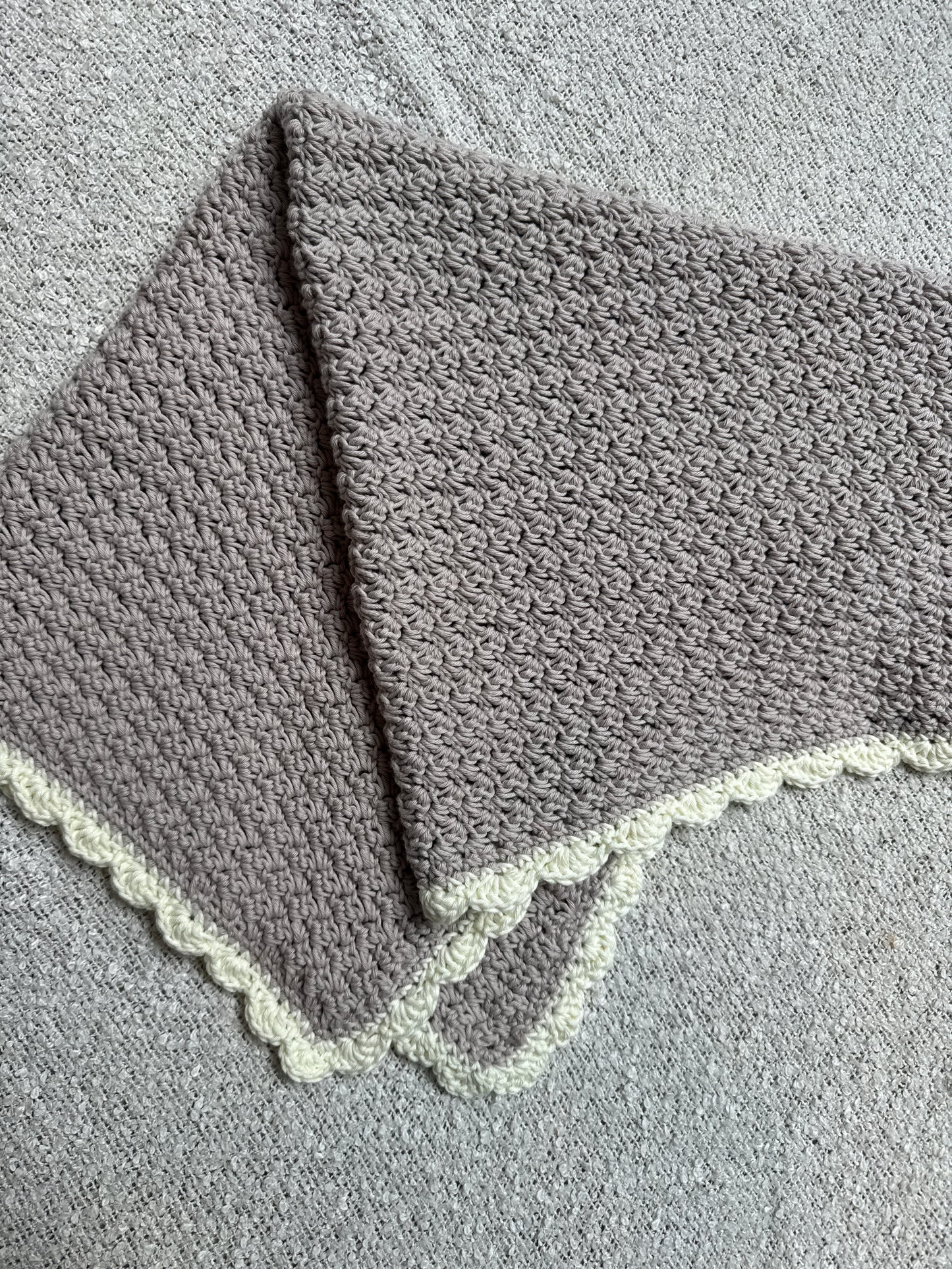 Stroller blanket hand crochet in parchment and off white