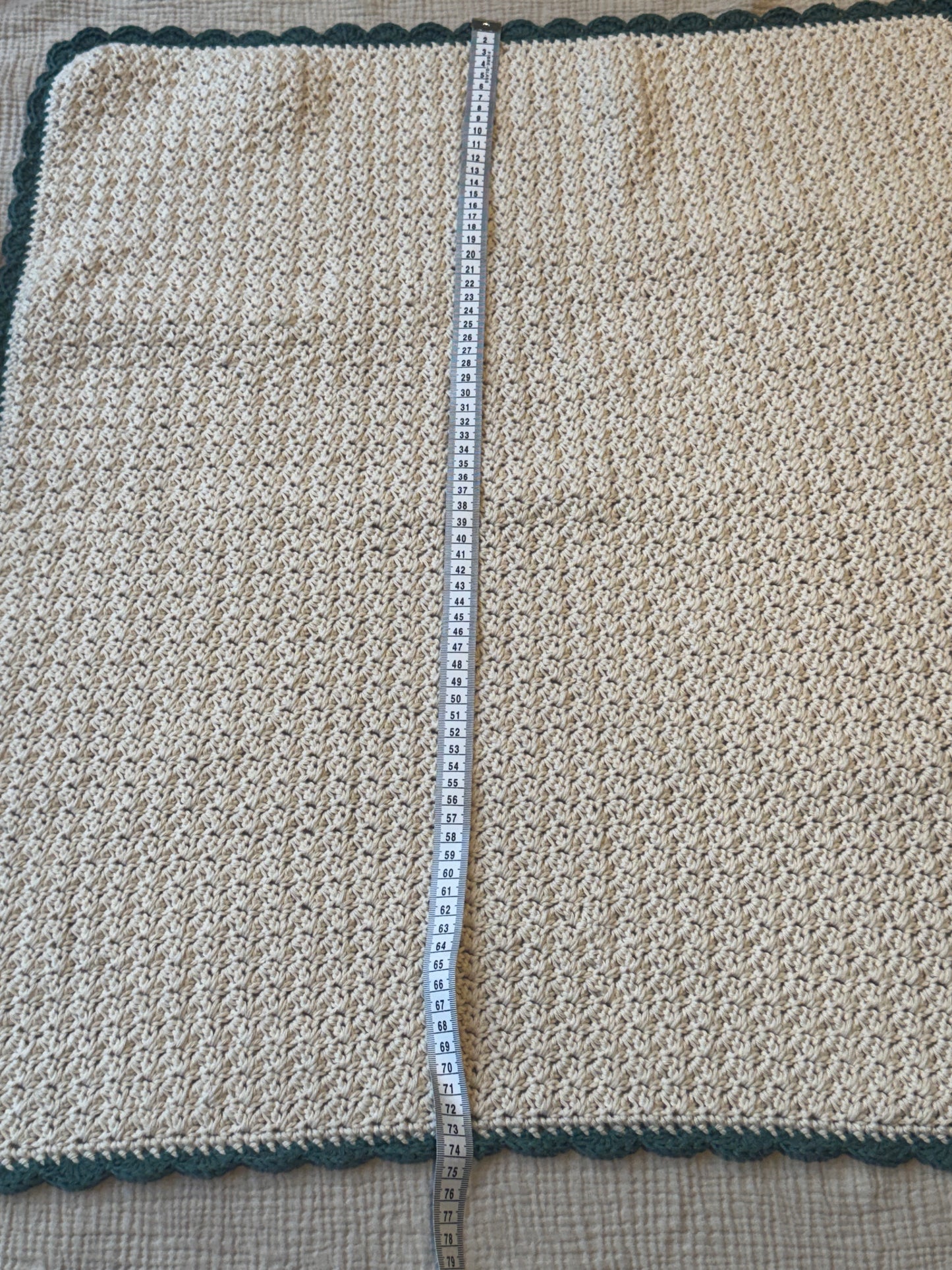 Stroller hand crochet in off white/forest green blanket