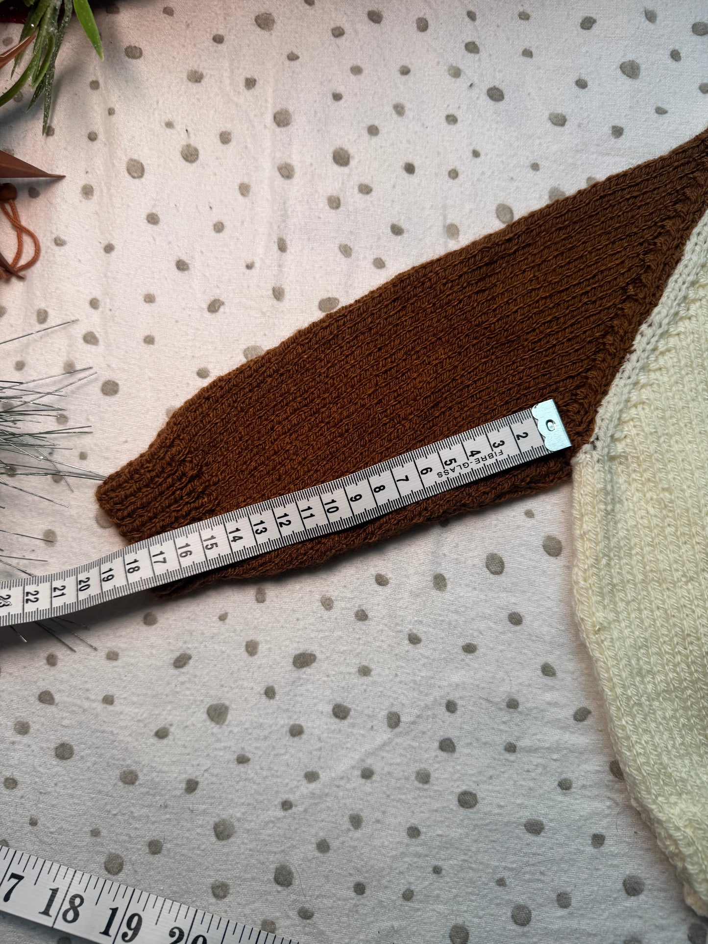 Gingerbread theme 9-12m gingerbread & cream cardigan