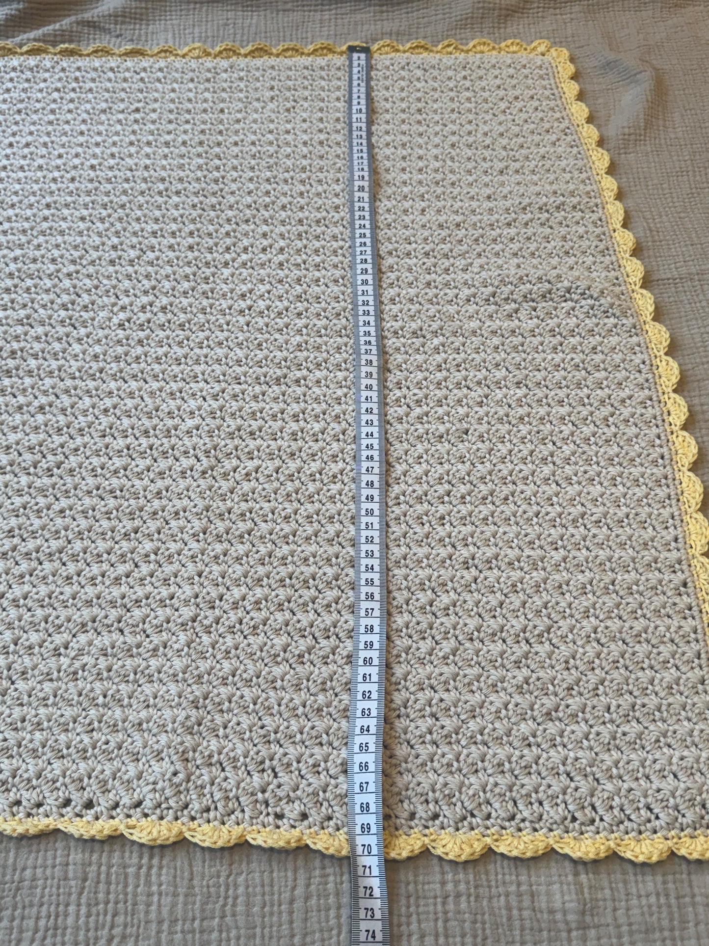 Stroller hand crochet in off white/yellow blanket