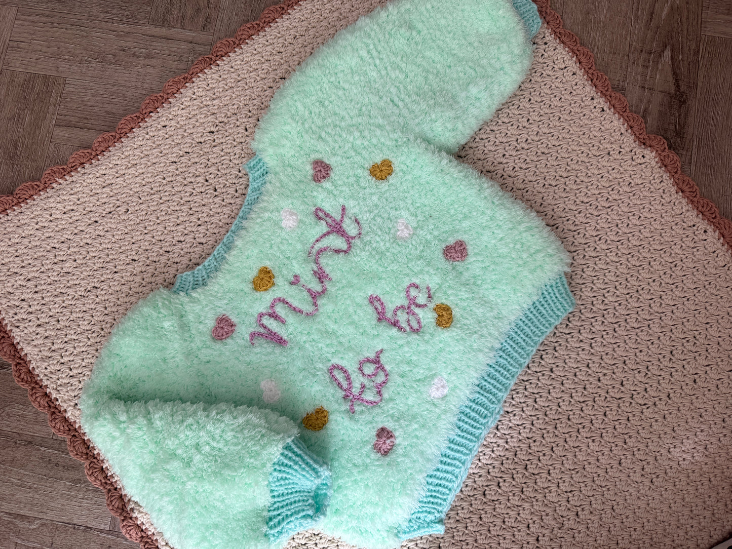 Mint to be  2-3 years cardigan