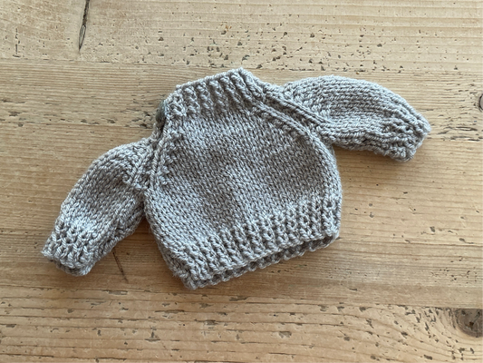 Medium jelly cat light grey jumper